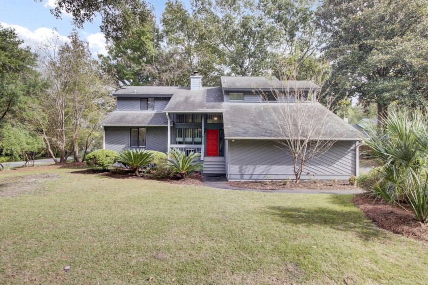 Discover modern living with a touch of classic charm in this - Beach Home for sale in Charleston, South Carolina on Beachhouse.com