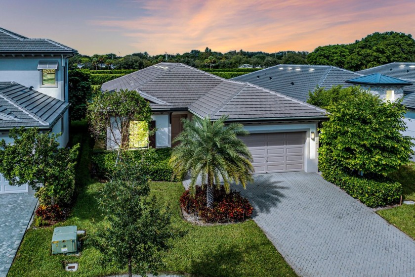 Nestled in the prestigious gated Banyan Cay Resort community in - Beach Home for sale in West Palm Beach, Florida on Beachhouse.com