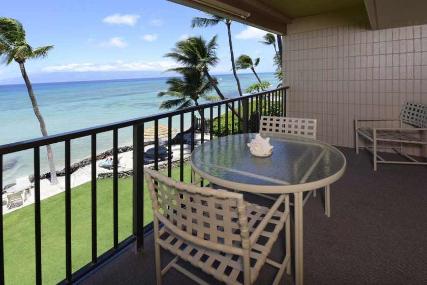 Direct Ocean Front! Newly Updated! Free nightly sunsets! Book - Beach Vacation Rentals in Lahaina, Hawaii on Beachhouse.com