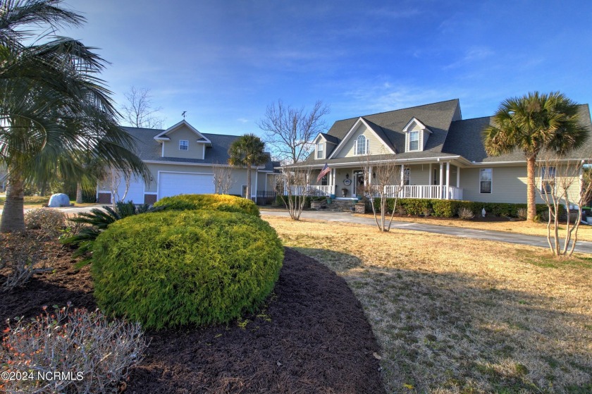 Exceptional residence with a separate 3-1/2 car garage and - Beach Home for sale in Morehead City, North Carolina on Beachhouse.com