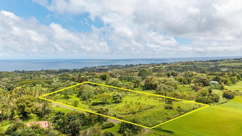 Ocean and Mauna Kea views from this 5.78-acre fenced parcel on - Beach Acreage for sale in Papaikou, Hawaii on Beachhouse.com