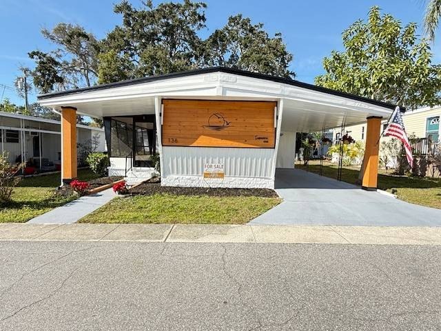 Welcome to this stunning, fully remodeled mobile home located in - Beach Home for sale in Dunedin, Florida on Beachhouse.com