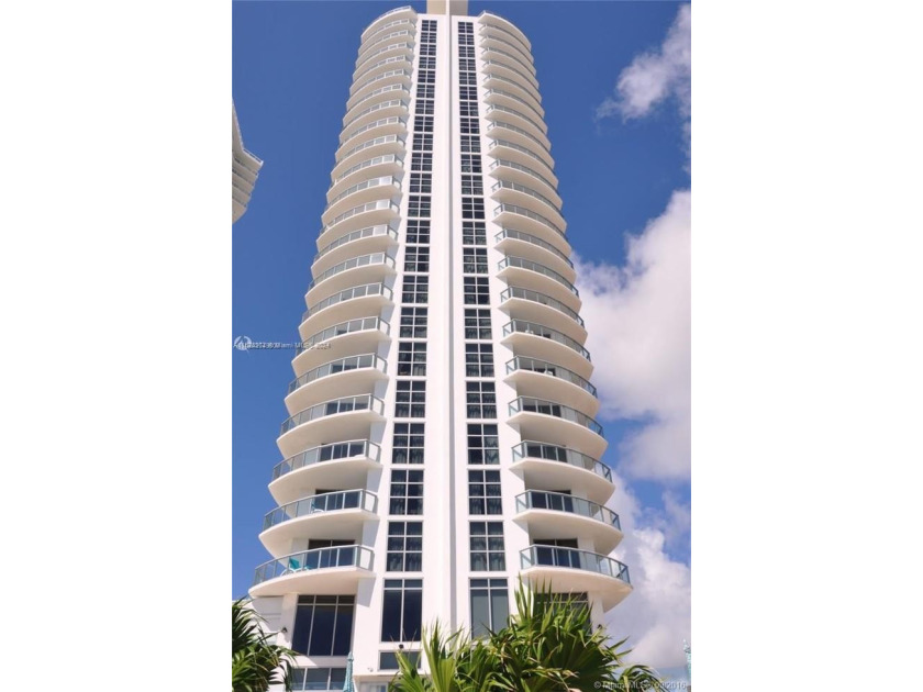 SPECTACULAR DIRECT OCEAN FROM UNIT *BEST LINE IN BUILDING* - Beach Condo for sale in Sunny Isles Beach, Florida on Beachhouse.com