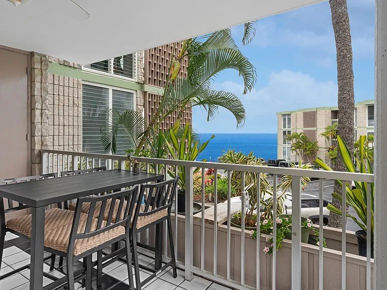 Alii Villas is located just a short distance from downtown - Beach Condo for sale in Kailua Kona, Hawaii on Beachhouse.com