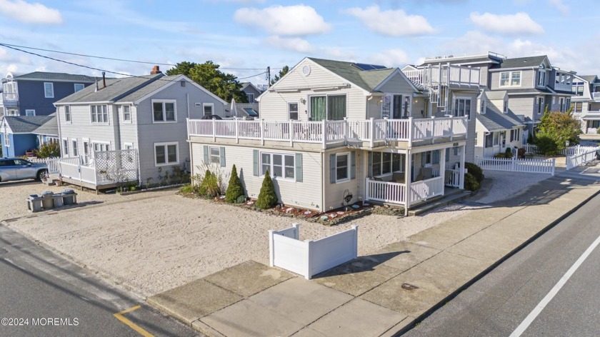 GREAT OPPORTUNITY TO OWN AND RENT IN THE HEART OF LBI!  This - Beach Home for sale in Beach Haven, New Jersey on Beachhouse.com