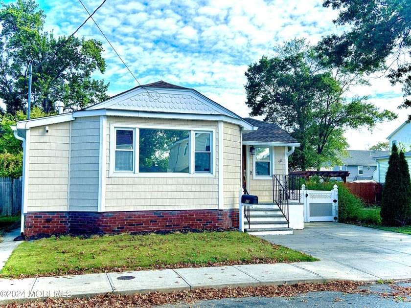 Welcome to your dream home! This stunning newly renovated ranch - Beach Home for sale in Keansburg, New Jersey on Beachhouse.com