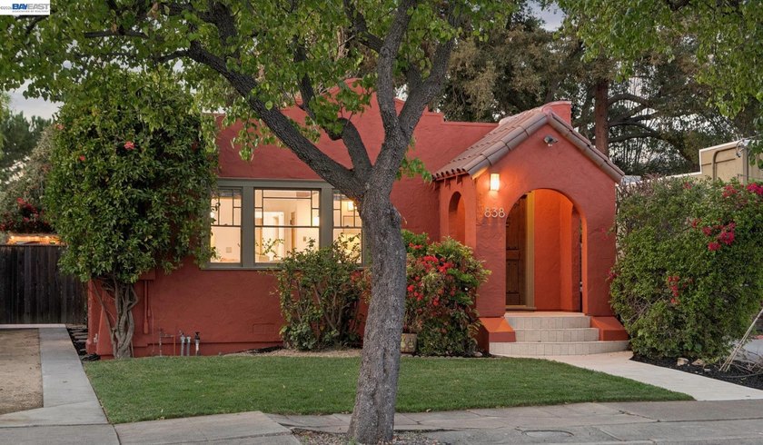 Experience the perfect blend of contemporary updates & craftsman - Beach Home for sale in San Leandro, California on Beachhouse.com