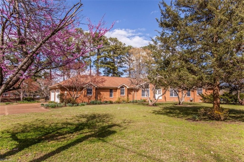 UNIQUE OPPORTUNITY TO OWN THIS CUSTOM-BUILT BRICK RANCH ON - Beach Home for sale in Gloucester Point, Virginia on Beachhouse.com