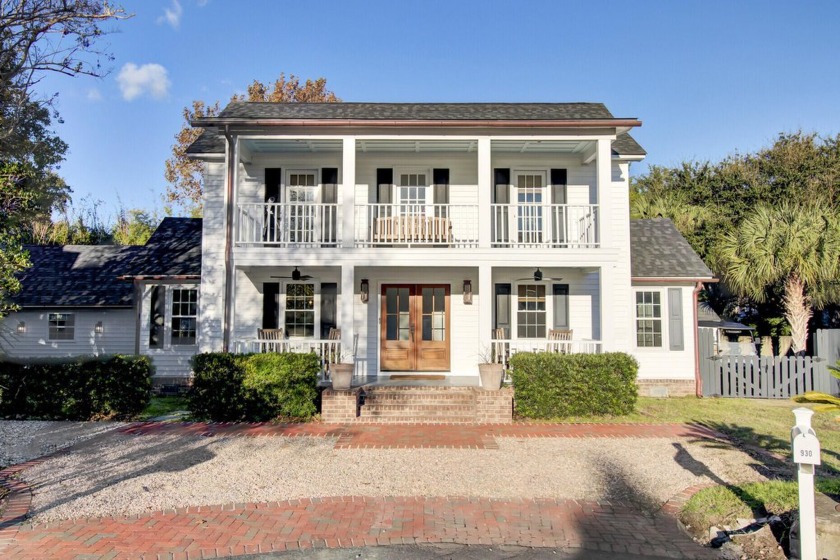 Nestled in the heart of the highly sought-after Old Village of - Beach Home for sale in Mount Pleasant, South Carolina on Beachhouse.com