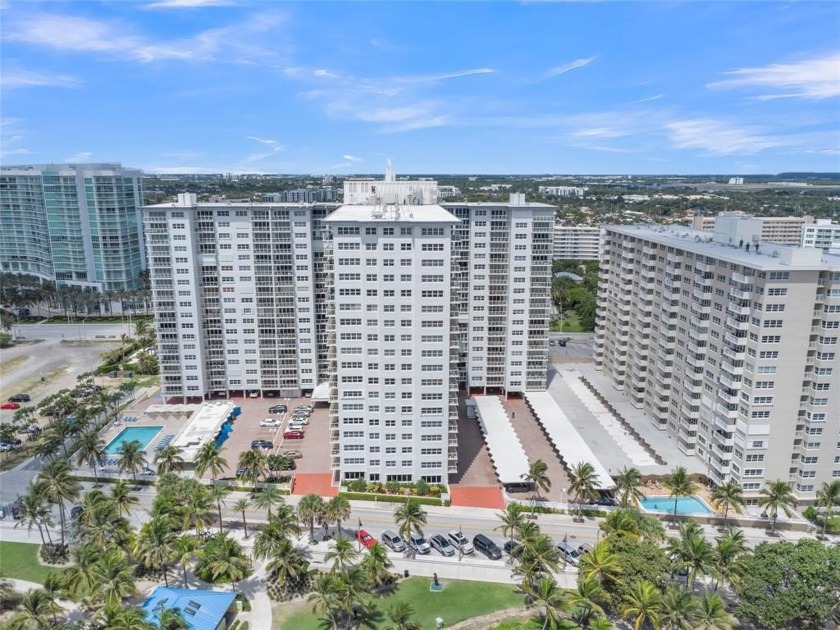 Calling all renovators, investors, and visionaries! This - Beach Condo for sale in Pompano Beach, Florida on Beachhouse.com