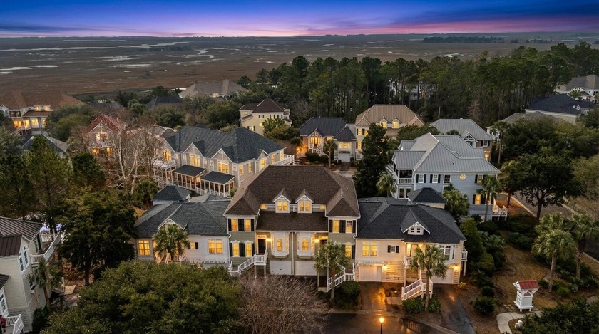 Located just minutes from premier shopping, pristine beaches - Beach Townhome/Townhouse for sale in Mount Pleasant, South Carolina on Beachhouse.com