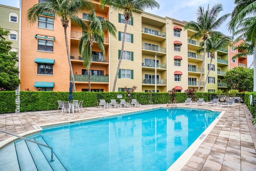 New on the market. Nice and cosy 2BR, 2 Bath, 1,424 sf condo in - Beach Condo for sale in West Palm Beach, Florida on Beachhouse.com