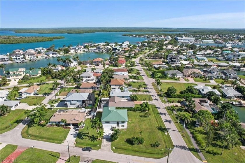 Welcome to 103 Tahiti Circle, where you can escape to the - Beach Home for sale in Naples, Florida on Beachhouse.com