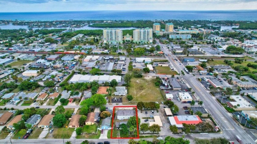 Unique opportunity to own a single family home on NE 2nd and 4 - Beach Townhome/Townhouse for sale in Boynton Beach, Florida on Beachhouse.com