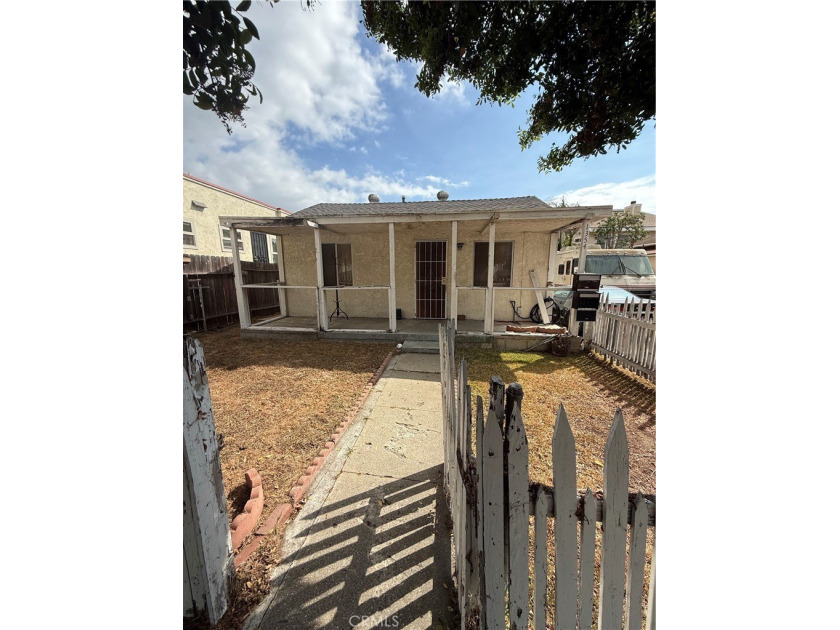 Two homes on one lot in a desirable Long Beach location. Front - Beach Townhome/Townhouse for sale in Long Beach, California on Beachhouse.com