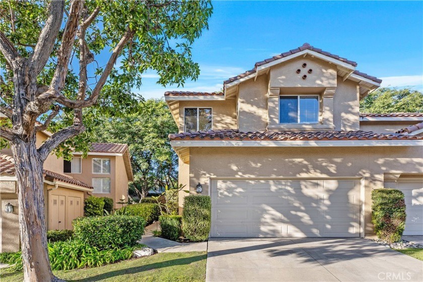 Welcome to 17 Alondra, a charming 3 bedroom townhome nestled - Beach Townhome/Townhouse for sale in Rancho Santa Margarita, California on Beachhouse.com