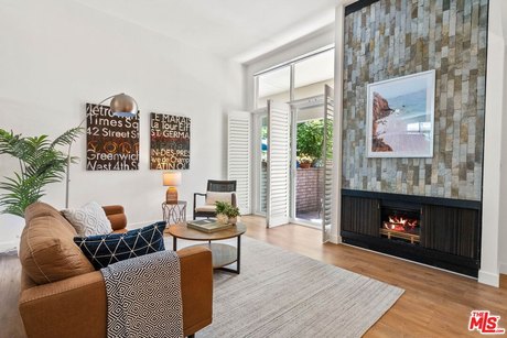 Welcome to your own piece of paradise in Marina del Rey! This - Beach Townhome/Townhouse for sale in Marina Del Rey, California on Beachhouse.com