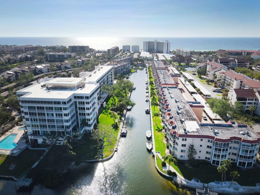 Stunning Direct Intracoastal Waterway Views. Experience - Beach Condo for sale in Sarasota, Florida on Beachhouse.com