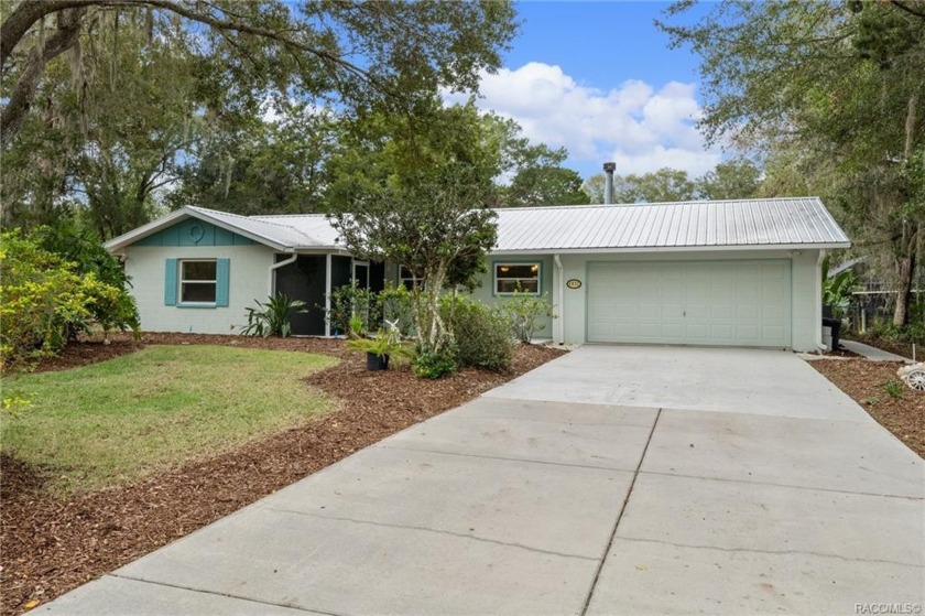 This VERY cute waterfront home is nestled along the picturesque - Beach Home for sale in Homosassa, Florida on Beachhouse.com