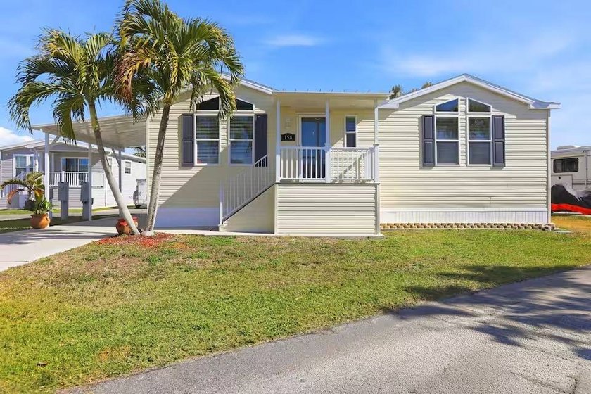 An Enchanting furnished 2 bedroom, 2 bath house nestled in the - Beach Home for sale in Fort Myers Beach, Florida on Beachhouse.com