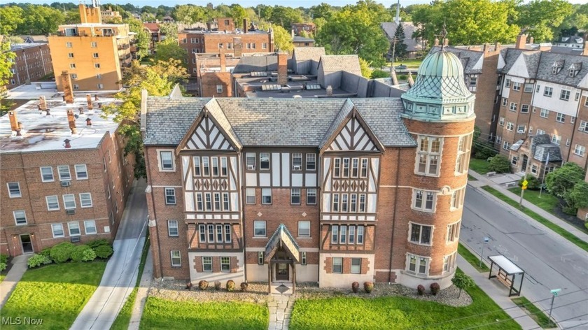 Rare Lakefront 25-Unit Multifamily in Lakewood! This 25-unit - Beach Apartment for sale in Lakewood, Ohio on Beachhouse.com