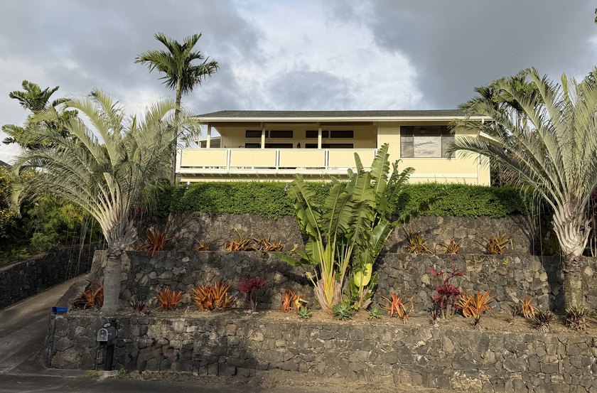Price Location and Great Views! Over 2100 combined square ft of - Beach Home for sale in Kailua Kona, Hawaii on Beachhouse.com