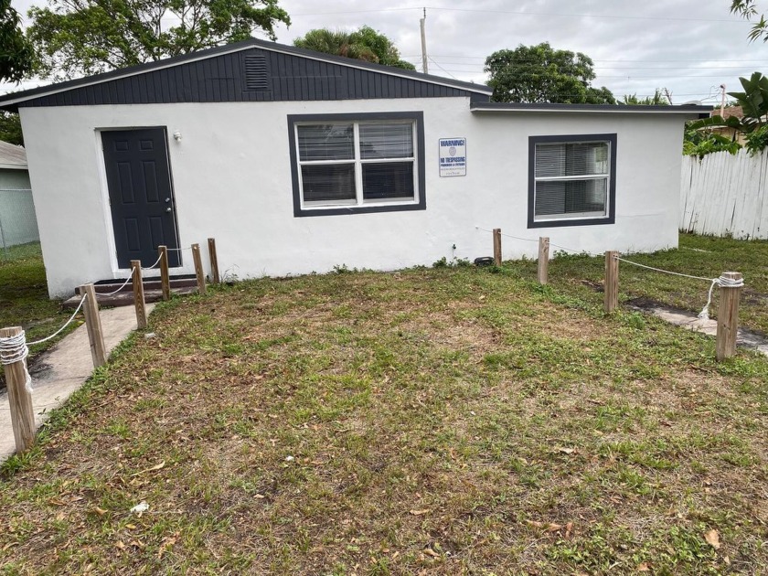 Totally remodeled new A/C - Beach Home for sale in Riviera Beach, Florida on Beachhouse.com