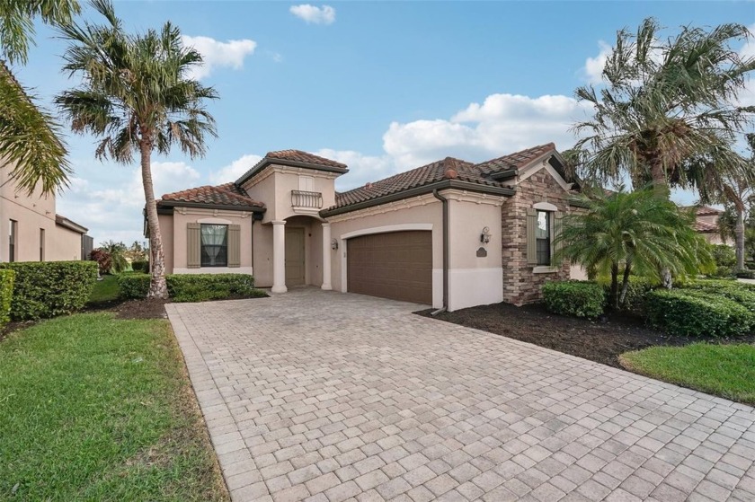 Welcome to 5905 Cessna Run, a stunning 3-bedroom, 2.5-bath pool - Beach Home for sale in Lakewood Ranch, Florida on Beachhouse.com