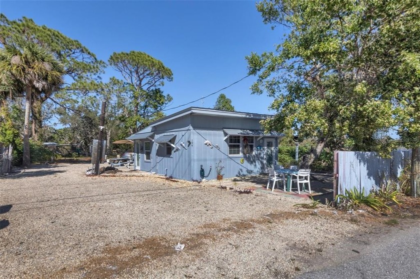 Look no further for an amazing investment opportunity, starter - Beach Home for sale in Englewood, Florida on Beachhouse.com