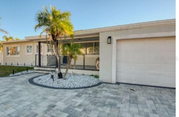 PRICED TO SELL AT LAND VALUE. This wonderful waterfront property - Beach Home for sale in Clearwater, Florida on Beachhouse.com