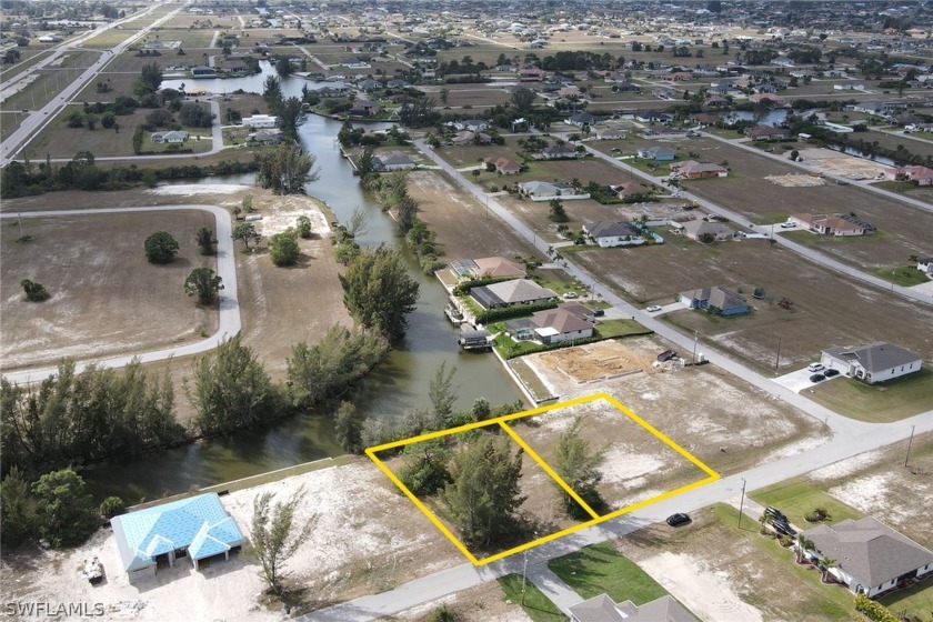 Southern exposure gulf access lot with an intersecting canal - Beach Lot for sale in Cape Coral, Florida on Beachhouse.com