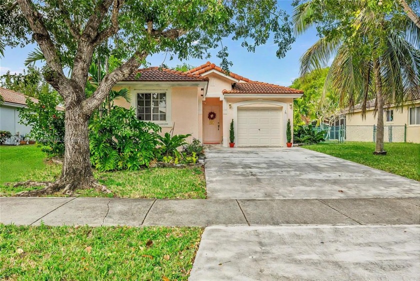 Welcome to your Homestead retreat! This 3-bedroom, 2-bathroom - Beach Home for sale in Homestead, Florida on Beachhouse.com