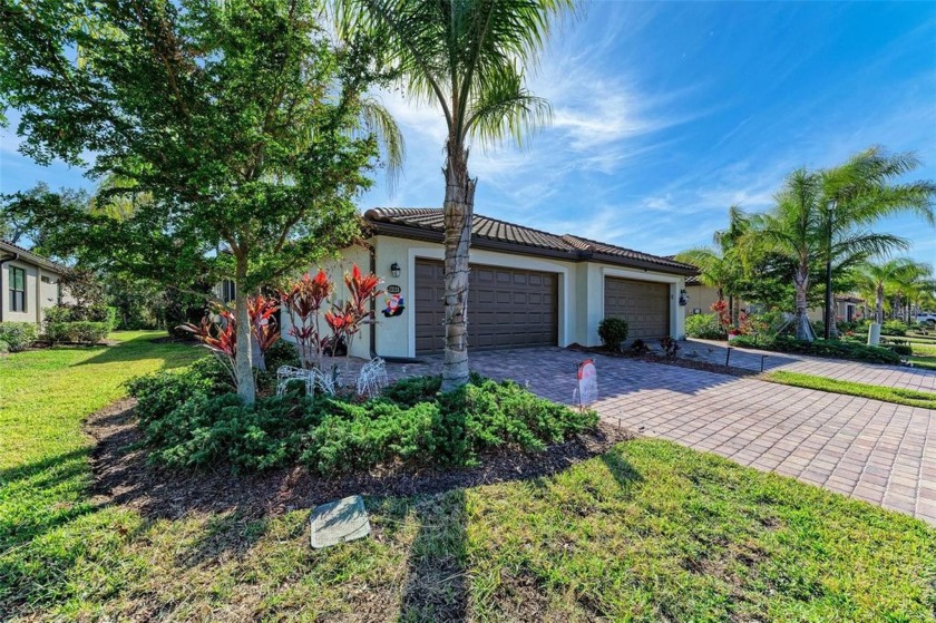 Are you ready to have it ALL under 360k$ EVEN GOLF CART INCLUDED - Beach Home for sale in Venice, Florida on Beachhouse.com