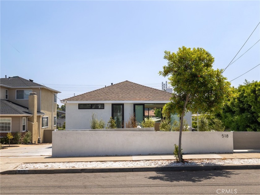 Welcome to your minimalist sanctuary! This captivating 3-bed, 3 - Beach Home for sale in El Segundo, California on Beachhouse.com