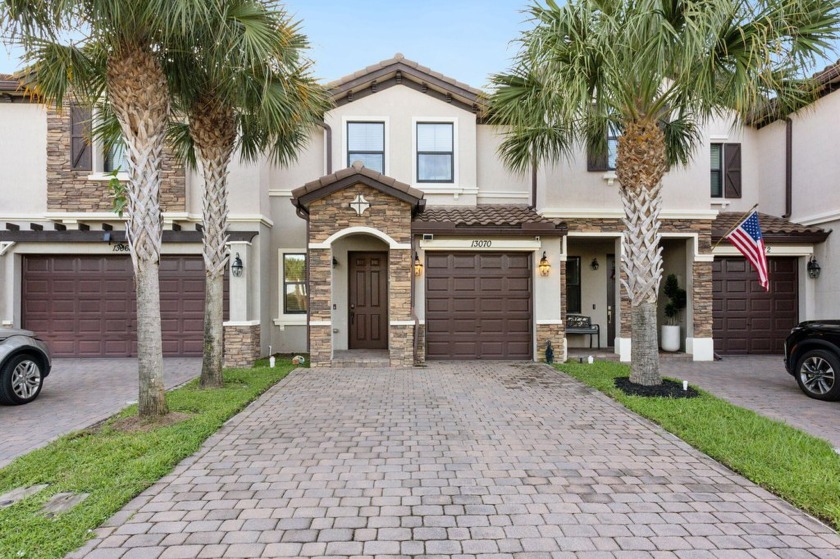 Introducing the former model townhome full of upgrades, 3 - Beach Townhome/Townhouse for sale in Boynton Beach, Florida on Beachhouse.com