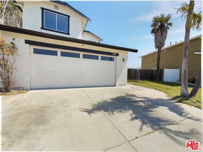 Welcome home! This home has New Roof, Fresh Interior Paint - Beach Home for sale in Ventura, California on Beachhouse.com