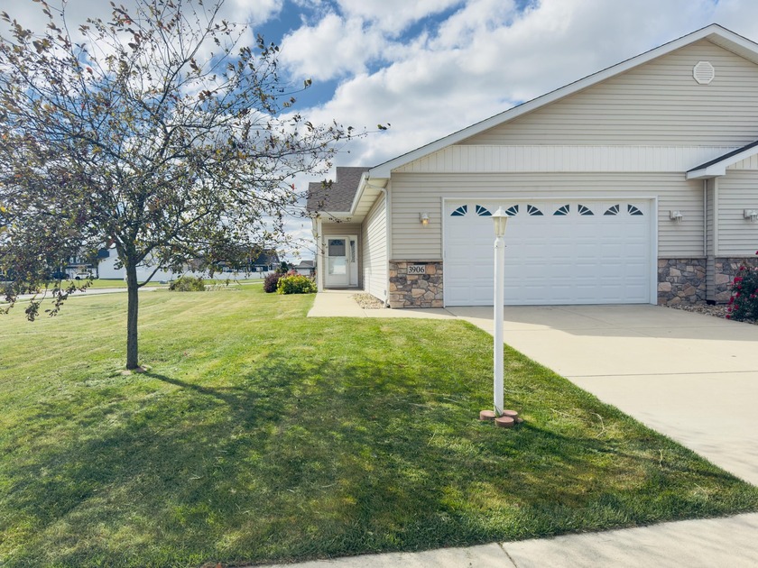 Can go FHA on 12/25. Beautiful half duplex in the no HOA - Beach Townhome/Townhouse for sale in Portage, Indiana on Beachhouse.com