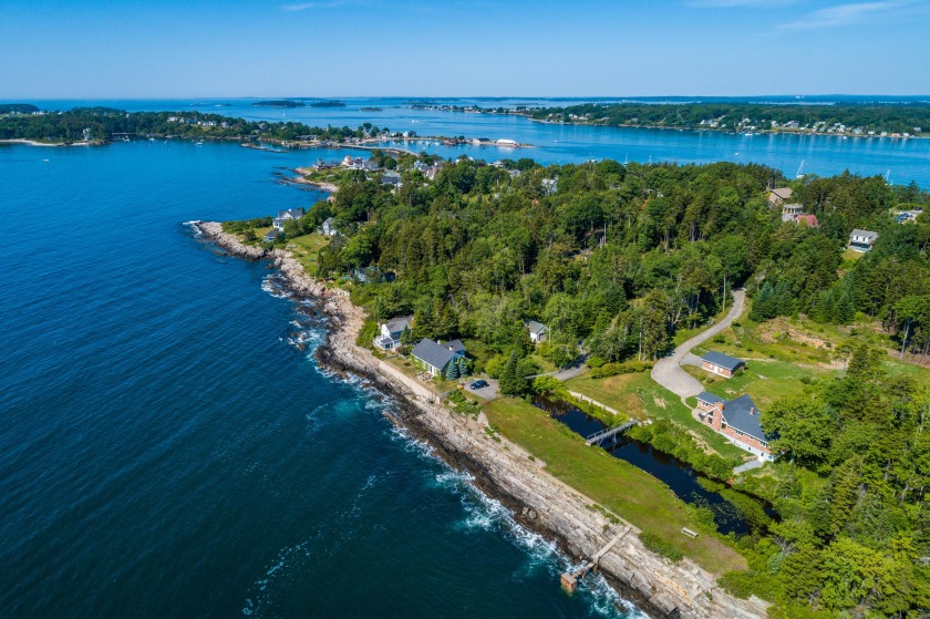 Welcome to the ''Blackgold Lodge'' neatly situated on 2.24 acres - Beach Home for sale in Harpswell, Maine on Beachhouse.com