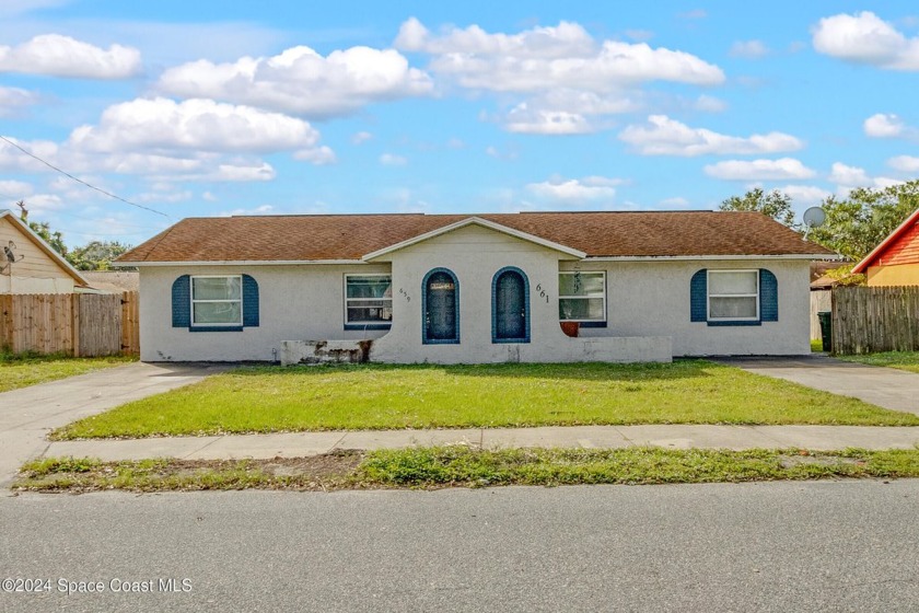 Can you say CASHCOW!! This duplex is an absolute monster with - Beach Townhome/Townhouse for sale in Cocoa, Florida on Beachhouse.com