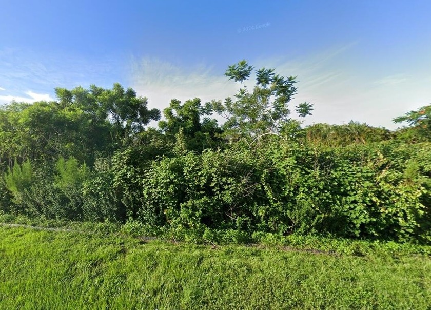 Beautiful .45 acre site in Port St. Lucie's most desirable - Beach Lot for sale in Port Saint Lucie, Florida on Beachhouse.com