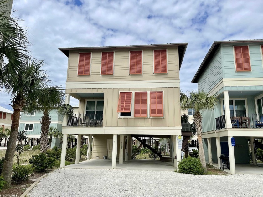 Gorgeous 2Bd 3Ba beach cottage only 1 block from the white sandy - Beach Home for sale in Gulf Shores, Alabama on Beachhouse.com