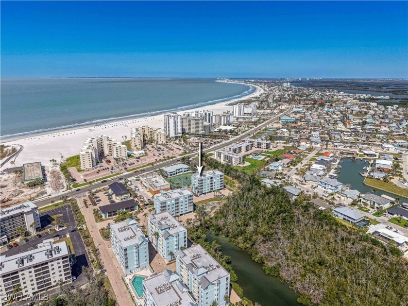 TOP FLOOR UNIT OVERLOOKING SPECTACULAR SUNSETS OVER THE GULF! - Beach Condo for sale in Fort Myers Beach, Florida on Beachhouse.com