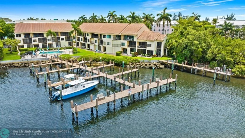 Beautifully renovated & furnished townhouse style condo with - Beach Condo for sale in Delray Beach, Florida on Beachhouse.com