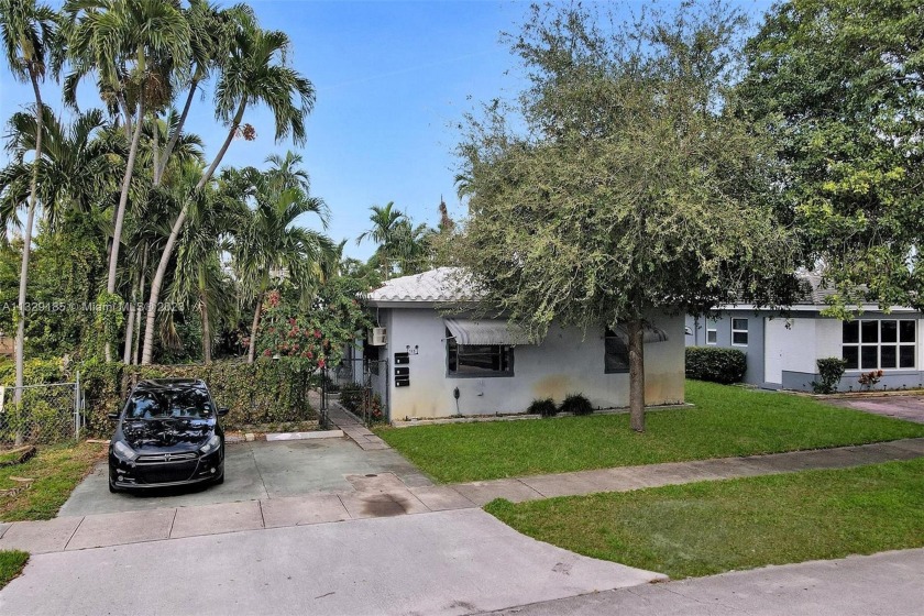 Hallandale Beach - Triplex - Will not last. Stop on by and check - Beach Home for sale in Hallandale Beach, Florida on Beachhouse.com