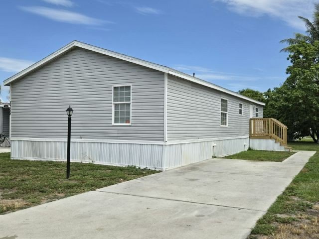 Own your own home in a quiet, well-maintained neighborhood! This - Beach Home for sale in Boynton Beach, Florida on Beachhouse.com