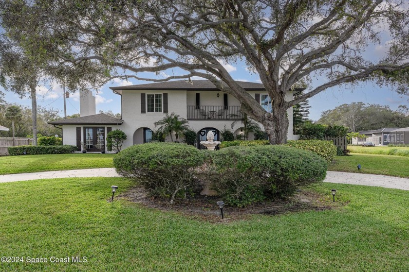 Luxury Florida living at its best! Set on just under an acre - Beach Home for sale in Rockledge, Florida on Beachhouse.com