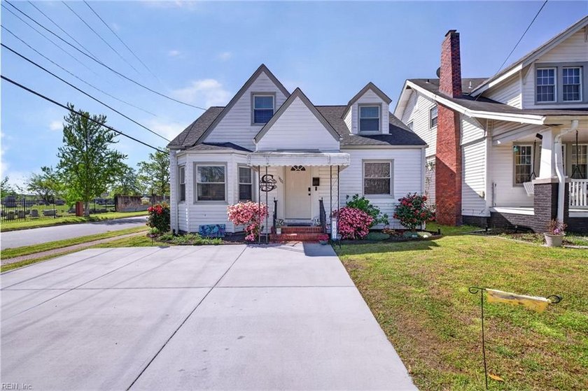 Exceptional opportunity to own an updated, turnkey home in West - Beach Home for sale in Portsmouth, Virginia on Beachhouse.com
