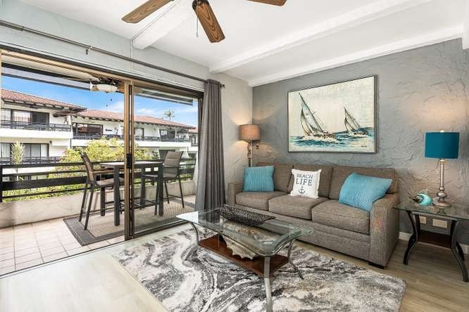 Casa de Emdeko is a much sought after, low-density, oceanfront - Beach Condo for sale in Kailua Kona, Hawaii on Beachhouse.com