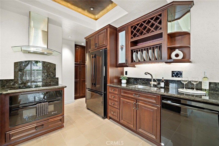 Welcome to this beautifully remodeled luxury condo in a superb - Beach Condo for sale in Rancho Santa Margarita, California on Beachhouse.com