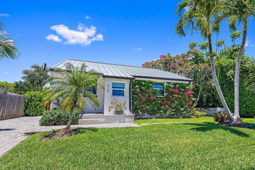 South of Southern charming three bedroom, three bathroom - Beach Home for sale in West Palm Beach, Florida on Beachhouse.com